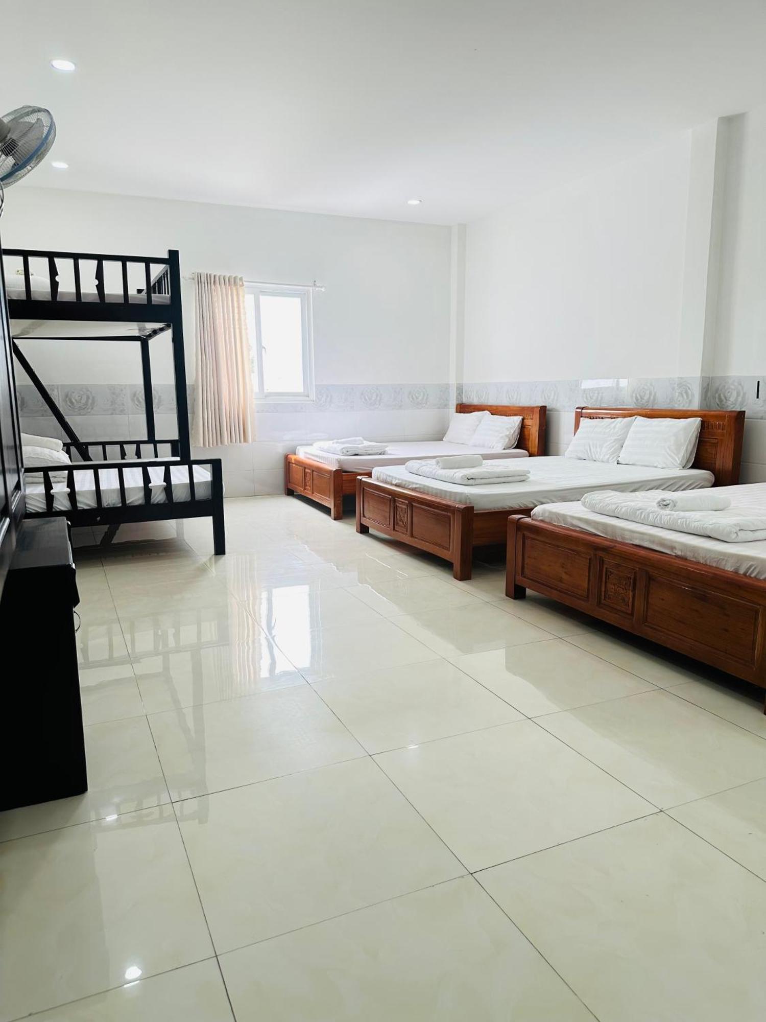Motel Cason Чау Док Екстериор снимка